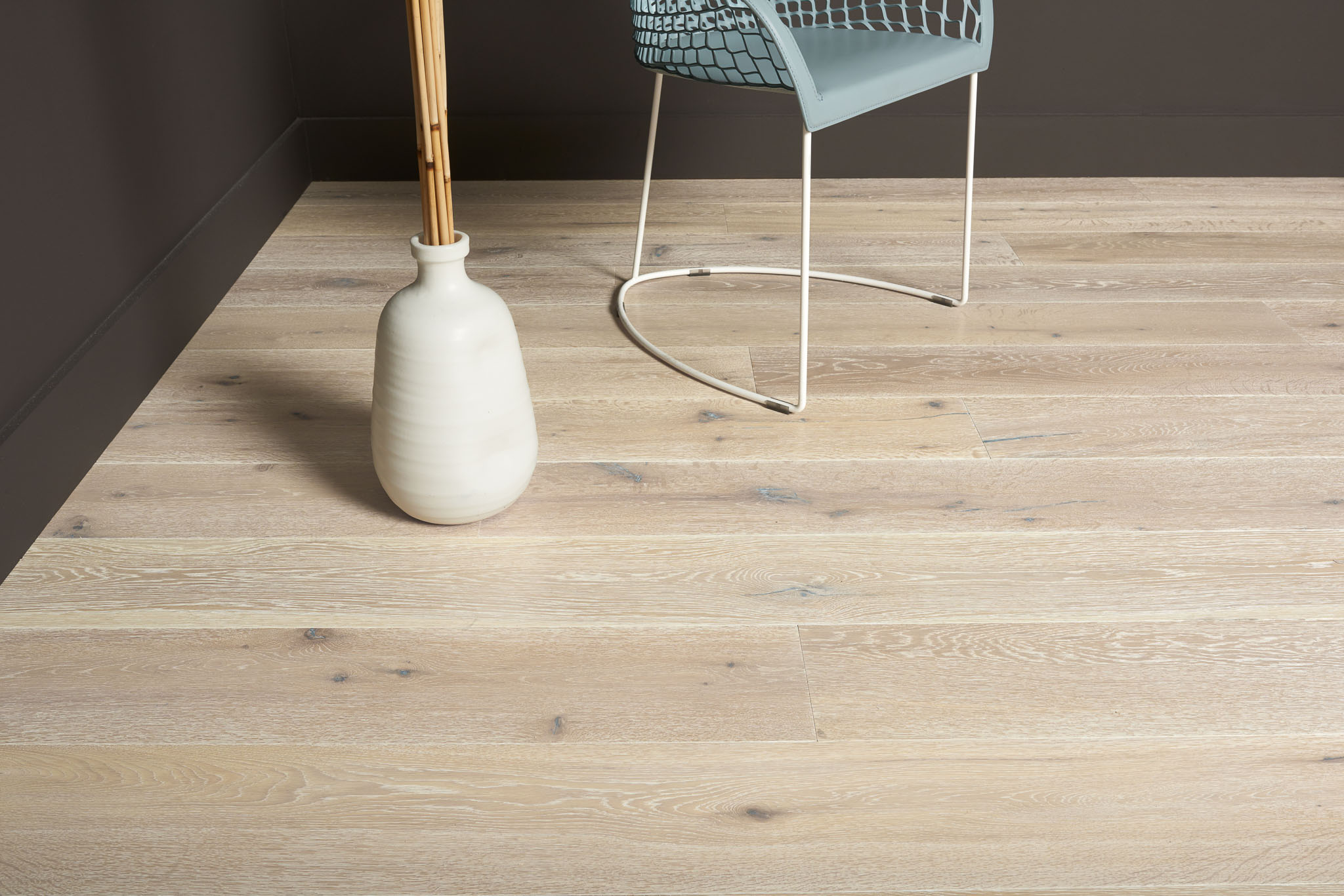 Lathe Checks Are Not Cracks: Understanding Veneer Behavior in Dry Winter Environments